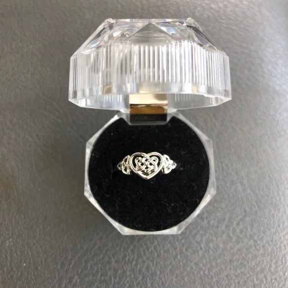 Intricate NEW Silver Tone Celtic Knot Fashion Ring size 7 - Picture 3 of 6